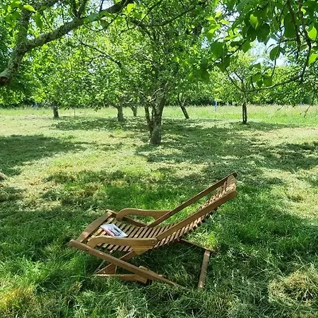 Et D'hotes Aux Charlots * Lagarde-Hachan